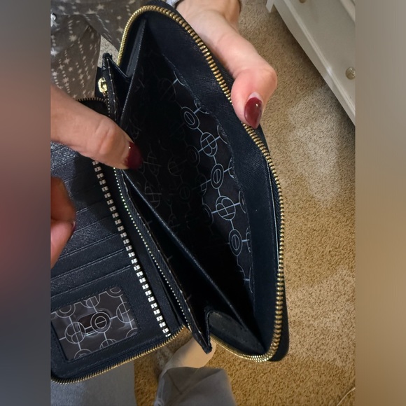 Henri Bendel Black Leather Continental Wallet - Picture 13 of 16